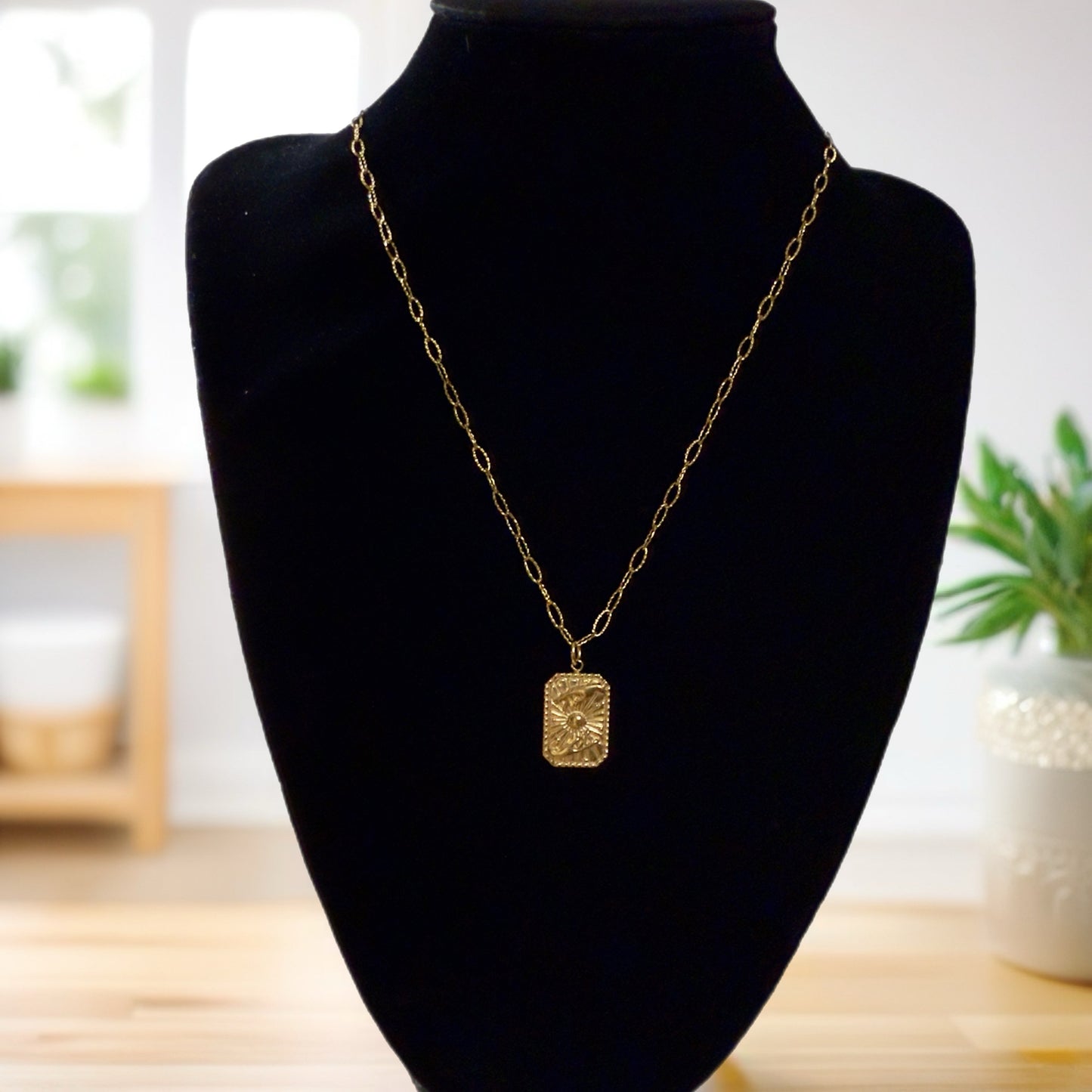 Gold Divine Necklace collection