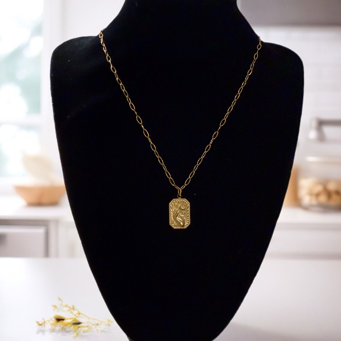 Gold Divine Necklace collection