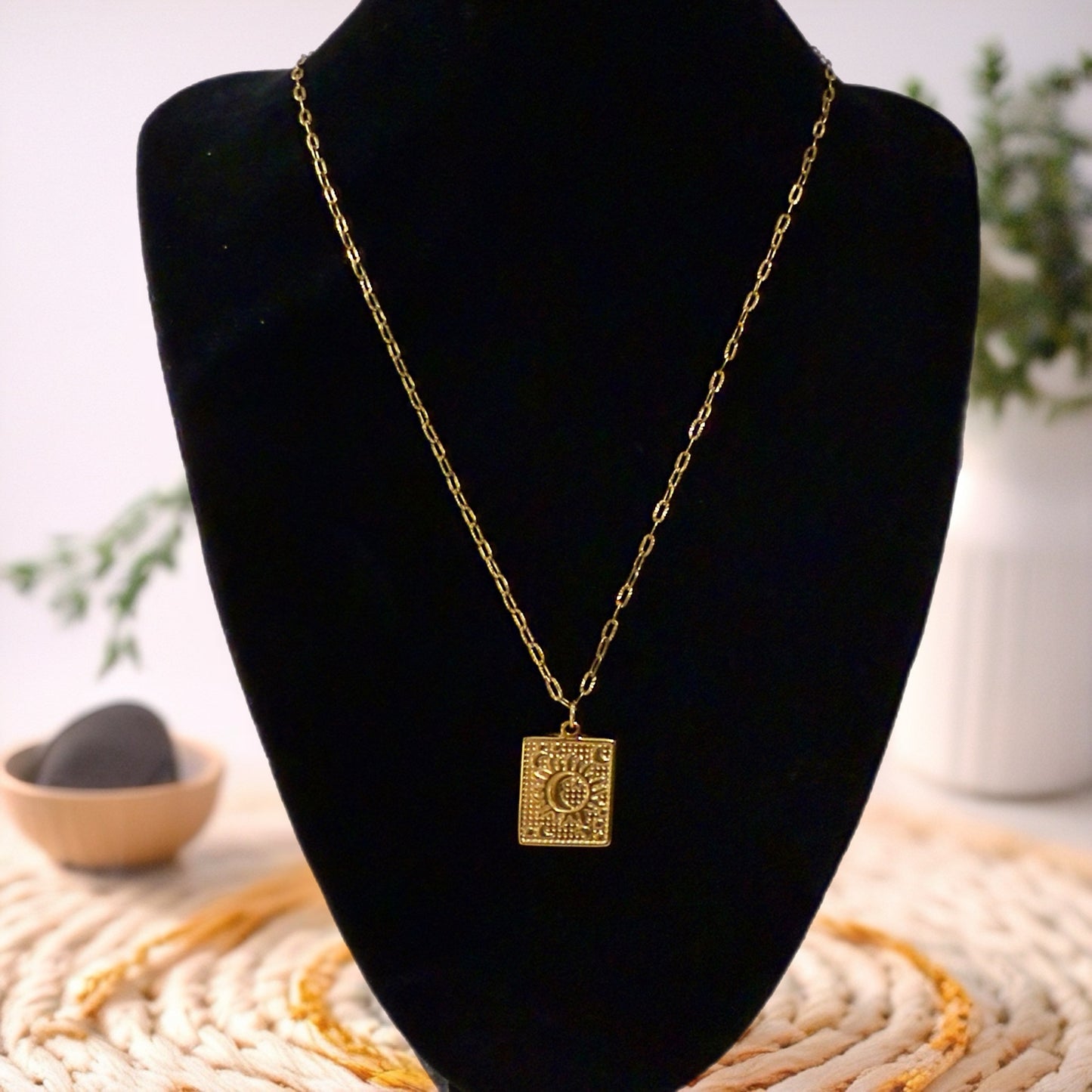 Gold Divine Necklace collection