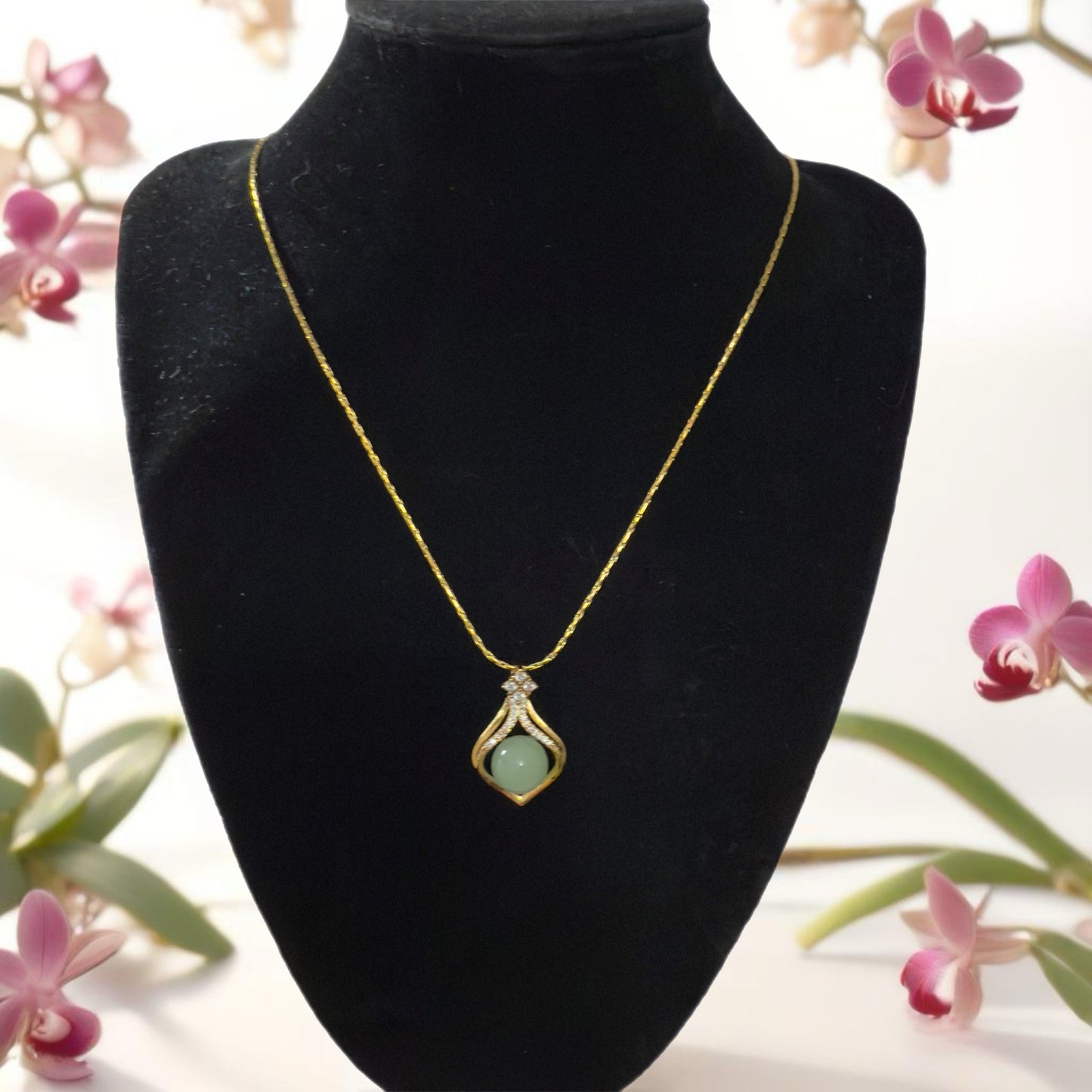 Jade gold drop pendant necklace